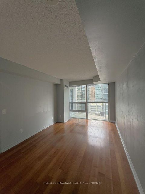 Photo 11 at 1111 - 763 Bay Street, Bay Street Corridor, Toronto