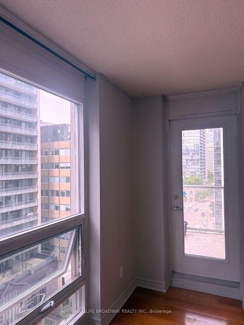 Photo 17 at 1111 - 763 Bay Street, Bay Street Corridor, Toronto