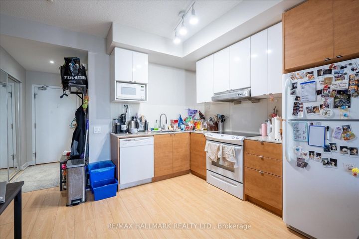 Photo 10 at 2110 - 121 Mcmahon Drive, Bayview Village, Toronto