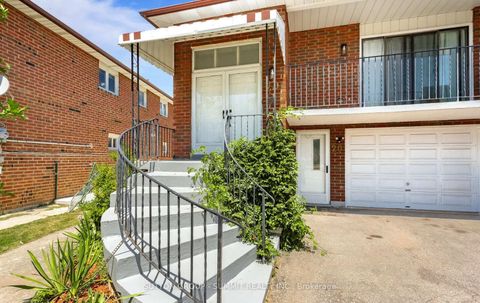 Photo 3 at 20 SAWMILL Road, Jane Heights, Toronto
