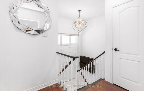Photo 5 at 20 SAWMILL Road, Jane Heights, Toronto