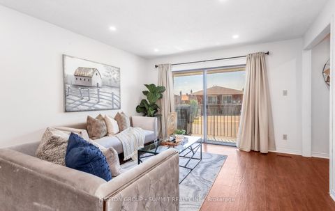 Photo 7 at 20 SAWMILL Road, Jane Heights, Toronto