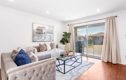 Photo 8 at 20 SAWMILL Road, Jane Heights, Toronto