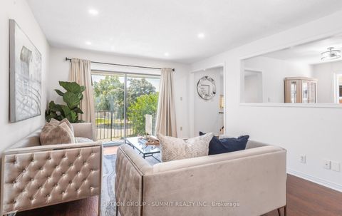 Photo 9 at 20 SAWMILL Road, Jane Heights, Toronto
