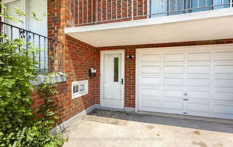 Photo 34 at 20 SAWMILL Road, Jane Heights, Toronto