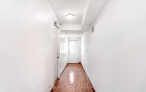 Photo 35 at 20 SAWMILL Road, Jane Heights, Toronto