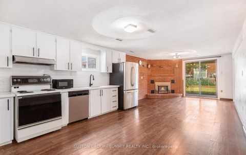 Photo 37 at 20 SAWMILL Road, Jane Heights, Toronto