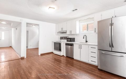 Photo 39 at 20 SAWMILL Road, Jane Heights, Toronto