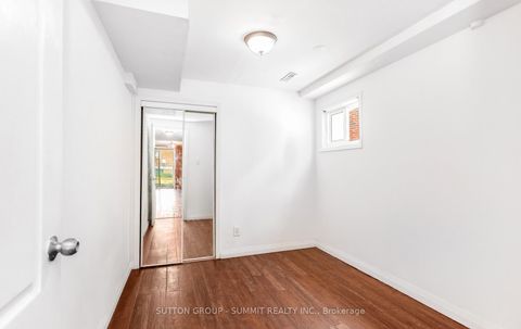 Photo 40 at 20 SAWMILL Road, Jane Heights, Toronto