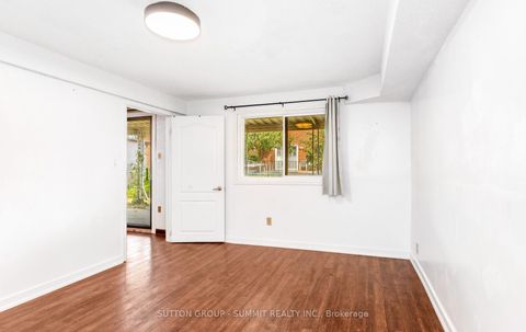 Photo 41 at 20 SAWMILL Road, Jane Heights, Toronto