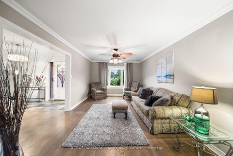 Photo 12 at 718 Firth Court, College Manor, Newmarket
