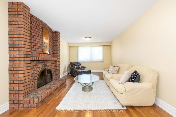 Photo 10 at 46 Winlock Park, Newtonbrook East, Toronto