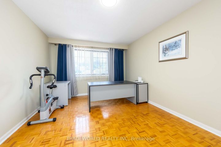 Photo 27 at 46 Winlock Park, Newtonbrook East, Toronto