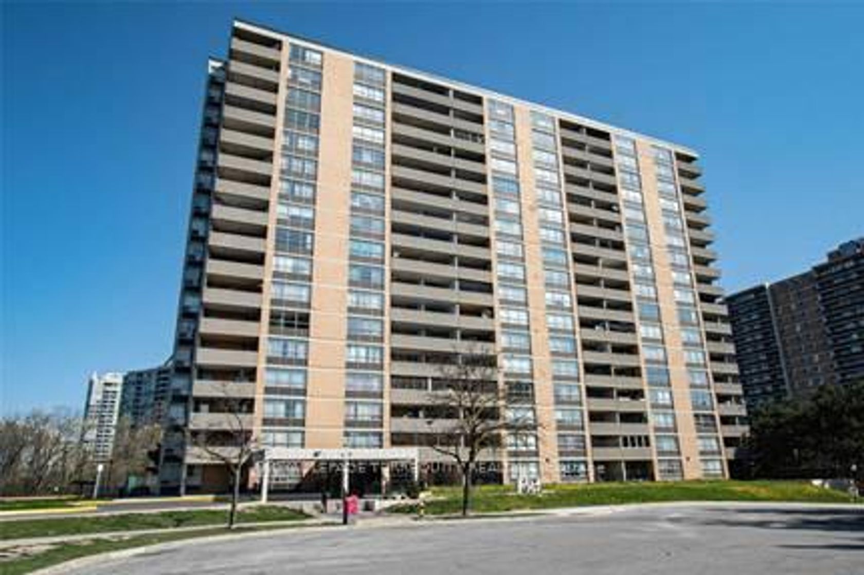605 - 40 Panorama Court, Jamestown, Toronto photo number 2