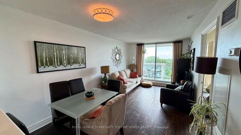 Photo 5 at 1009 - 398 Eglinton Avenue E, Mount Pleasant East, Toronto
