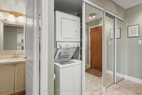 Photo 17 at 1009 - 398 Eglinton Avenue E, Mount Pleasant East, Toronto