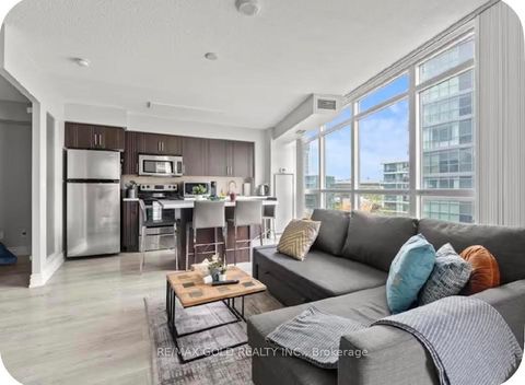 Photo 2 at 620 - 215 Fort York Boulevard, Niagara, Toronto