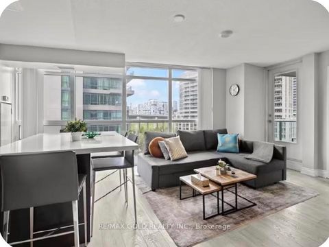 Photo 3 at 620 - 215 Fort York Boulevard, Niagara, Toronto