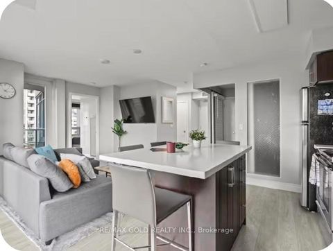 Photo 6 at 620 - 215 Fort York Boulevard, Niagara, Toronto