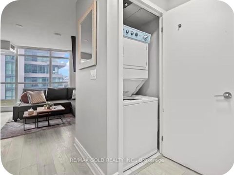 Photo 15 at 620 - 215 Fort York Boulevard, Niagara, Toronto