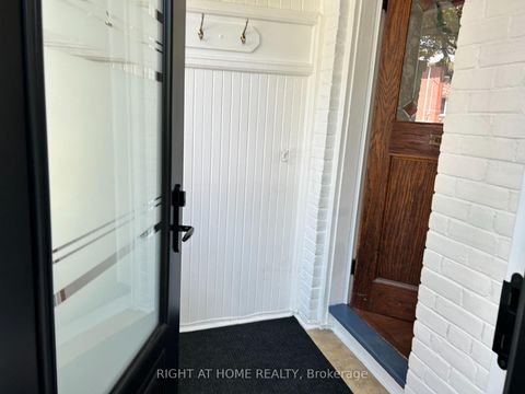 Photo 3 at 280 Kenilworth Avenue, The Beaches, Toronto