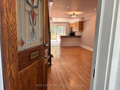 Photo 6 at 280 Kenilworth Avenue, The Beaches, Toronto