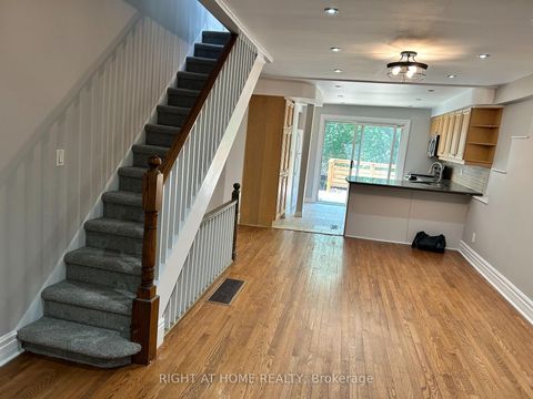 Photo 7 at 280 Kenilworth Avenue, The Beaches, Toronto