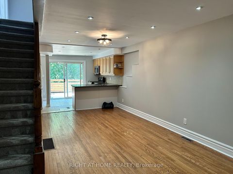 Photo 9 at 280 Kenilworth Avenue, The Beaches, Toronto
