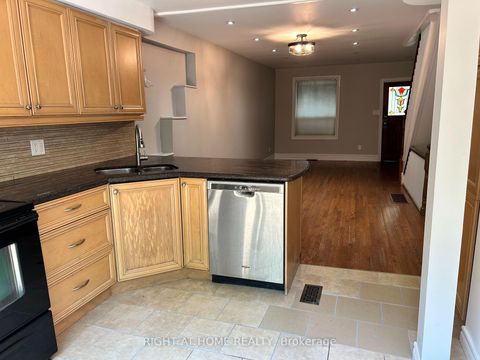 Photo 11 at 280 Kenilworth Avenue, The Beaches, Toronto