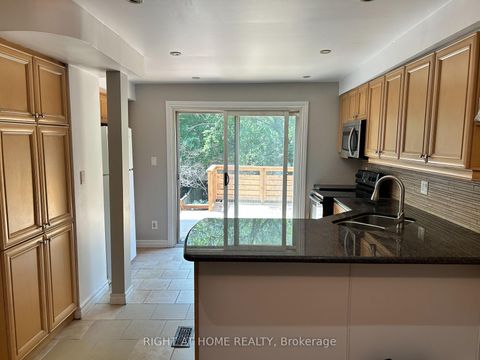 Photo 12 at 280 Kenilworth Avenue, The Beaches, Toronto