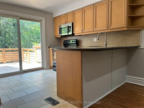 Photo 14 at 280 Kenilworth Avenue, The Beaches, Toronto
