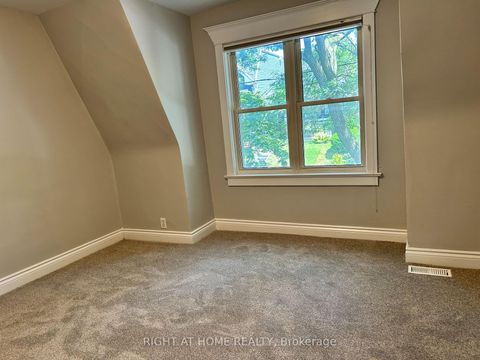 Photo 21 at 280 Kenilworth Avenue, The Beaches, Toronto