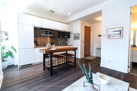 Photo 15 at 320 - 111 St Clair Avenue W, St. Clair, Toronto
