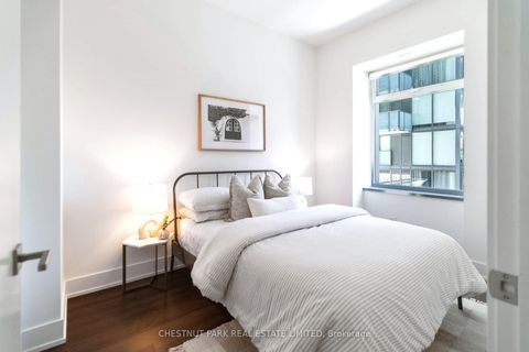 Photo 18 at 320 - 111 St Clair Avenue W, St. Clair, Toronto