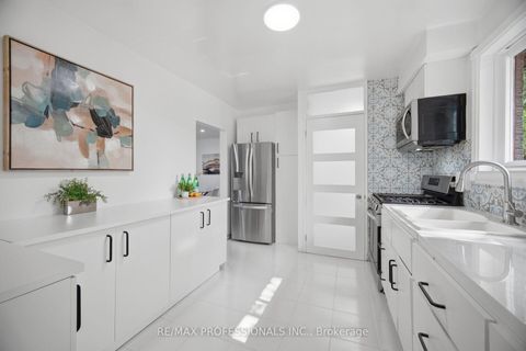 Photo 10 at 50 Cobb Avenue, Jane Heights, Toronto