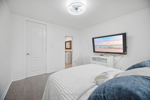 Photo 13 at 50 Cobb Avenue, Jane Heights, Toronto