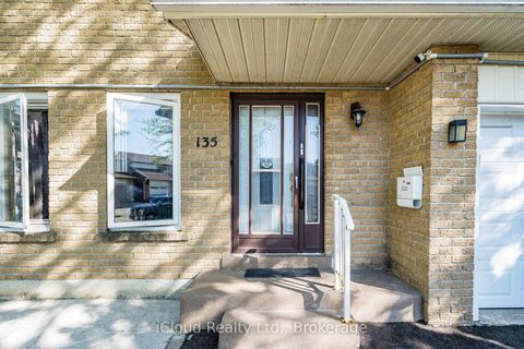 Photo 2 at 135 Autumn Glen Circle, Clairville, Toronto
