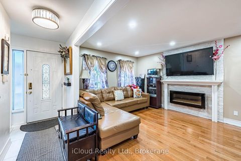 Photo 4 at 135 Autumn Glen Circle, Clairville, Toronto