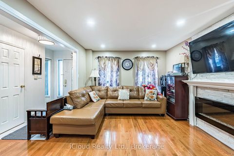 Photo 5 at 135 Autumn Glen Circle, Clairville, Toronto