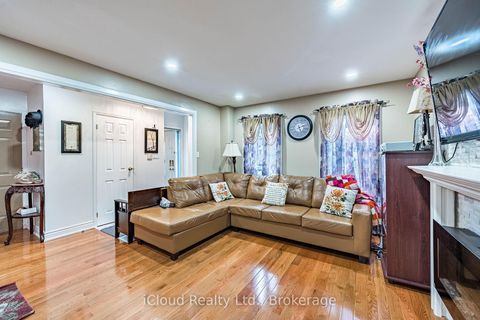 Photo 6 at 135 Autumn Glen Circle, Clairville, Toronto