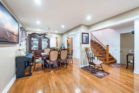 Photo 7 at 135 Autumn Glen Circle, Clairville, Toronto