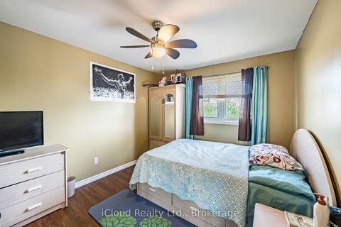 Photo 22 at 135 Autumn Glen Circle, Clairville, Toronto