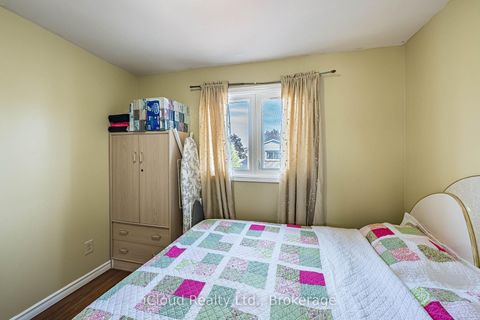 Photo 26 at 135 Autumn Glen Circle, Clairville, Toronto