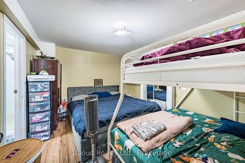 Photo 34 at 135 Autumn Glen Circle, Clairville, Toronto