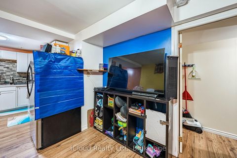Photo 39 at 135 Autumn Glen Circle, Clairville, Toronto