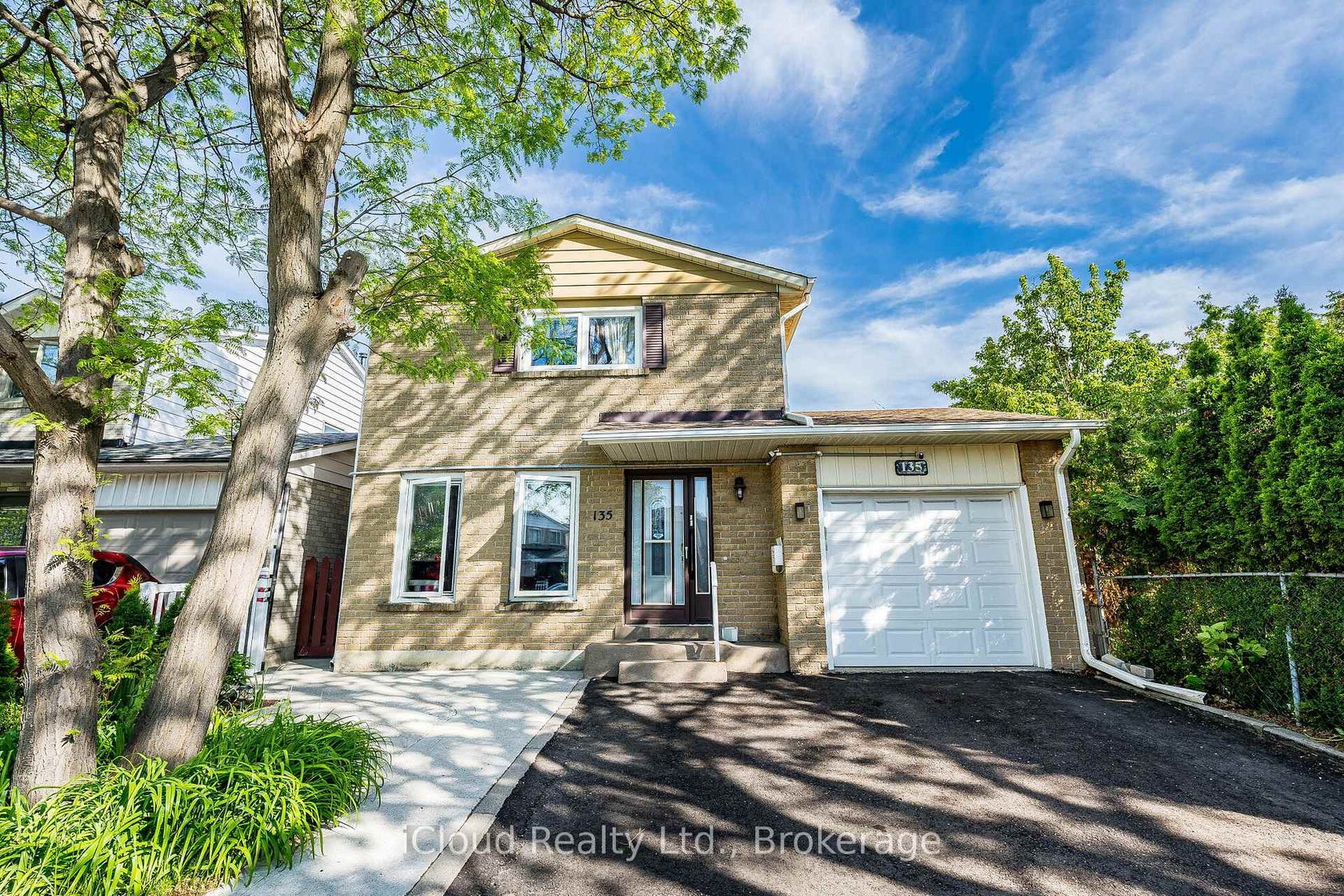 135 Autumn Glen Circle, Clairville, Toronto 