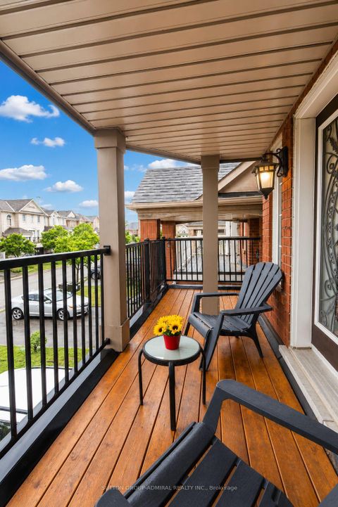 Photo 4 at 43 Mainland Crescent, Vellore Village, Vaughan