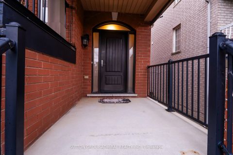 Photo 5 at 43 Mainland Crescent, Vellore Village, Vaughan