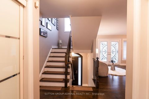 Photo 6 at 43 Mainland Crescent, Vellore Village, Vaughan
