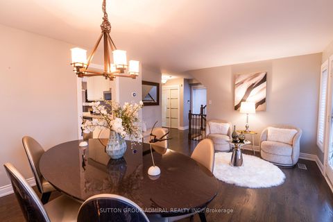 Photo 9 at 43 Mainland Crescent, Vellore Village, Vaughan